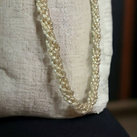 Lustrous 5-Strand Freshwater Pearl Necklace 18” - Picture 3 of 12